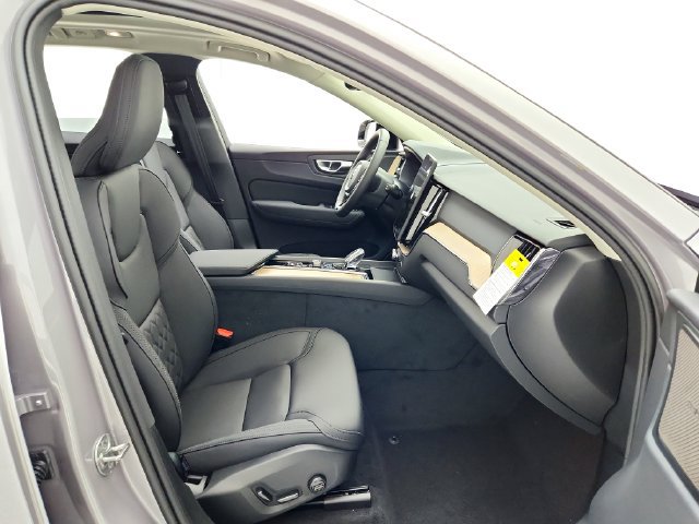 New 2026 Volvo XC60 B5 Plus w/ Climate Package AWD/4WD image 18