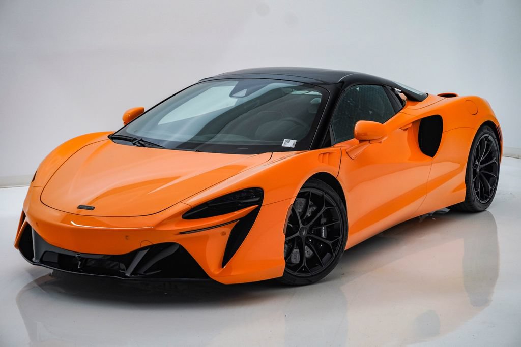 Used 2026 McLaren Artura Spider RWD image 9