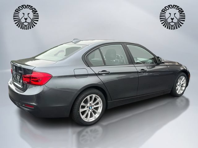 Used 2018 BMW 320i xDrive Sedan AWD/4WD image 6