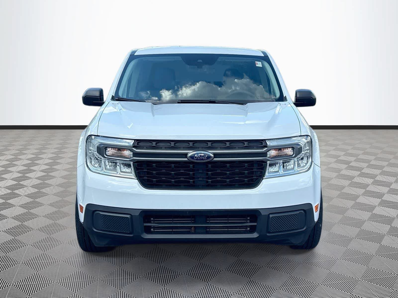 Used 2022 Ford Maverick XLT FWD image 2