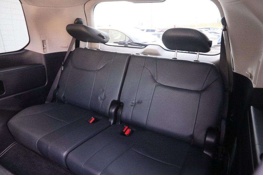 Used 2019 Lexus LX 570 4WD w/ Luxury Package image 13
