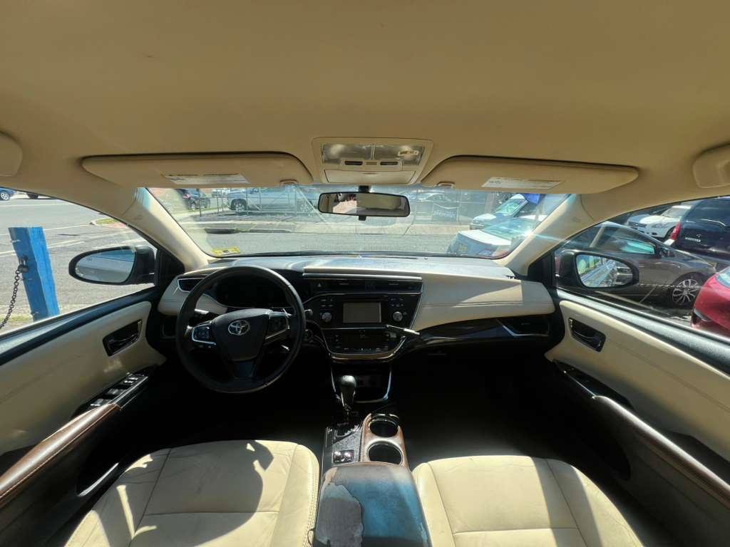 Used 2015 Toyota Avalon XLE FWD image 29