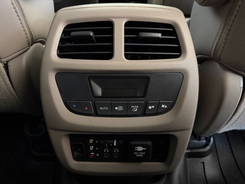 Used 2016 Honda Pilot Touring image 24
