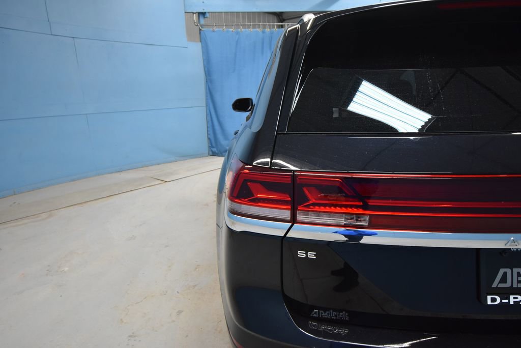 Used 2024 Volkswagen Atlas SE w/ Black Wheel Package image 40
