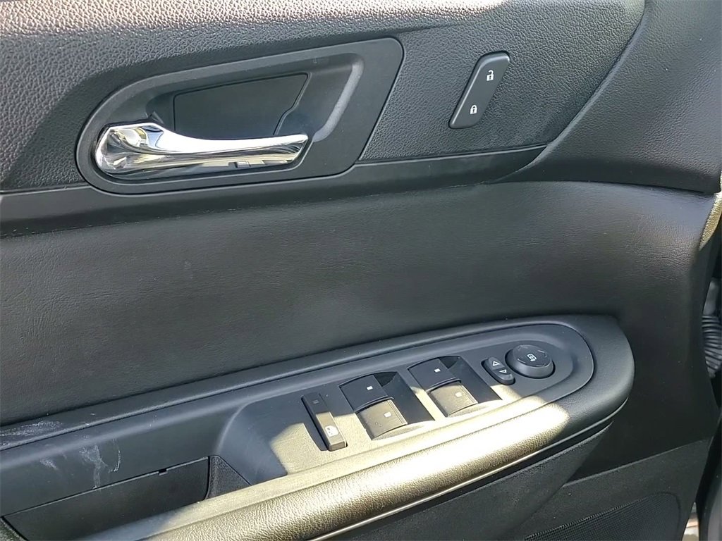 Used 2017 Chevrolet Traverse LT w/ Style and Technology Package image 22