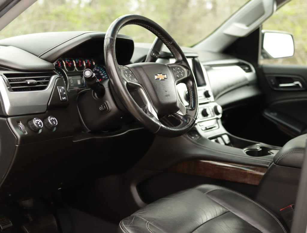 Used 2019 Chevrolet Suburban LT AWD/4WD image 9