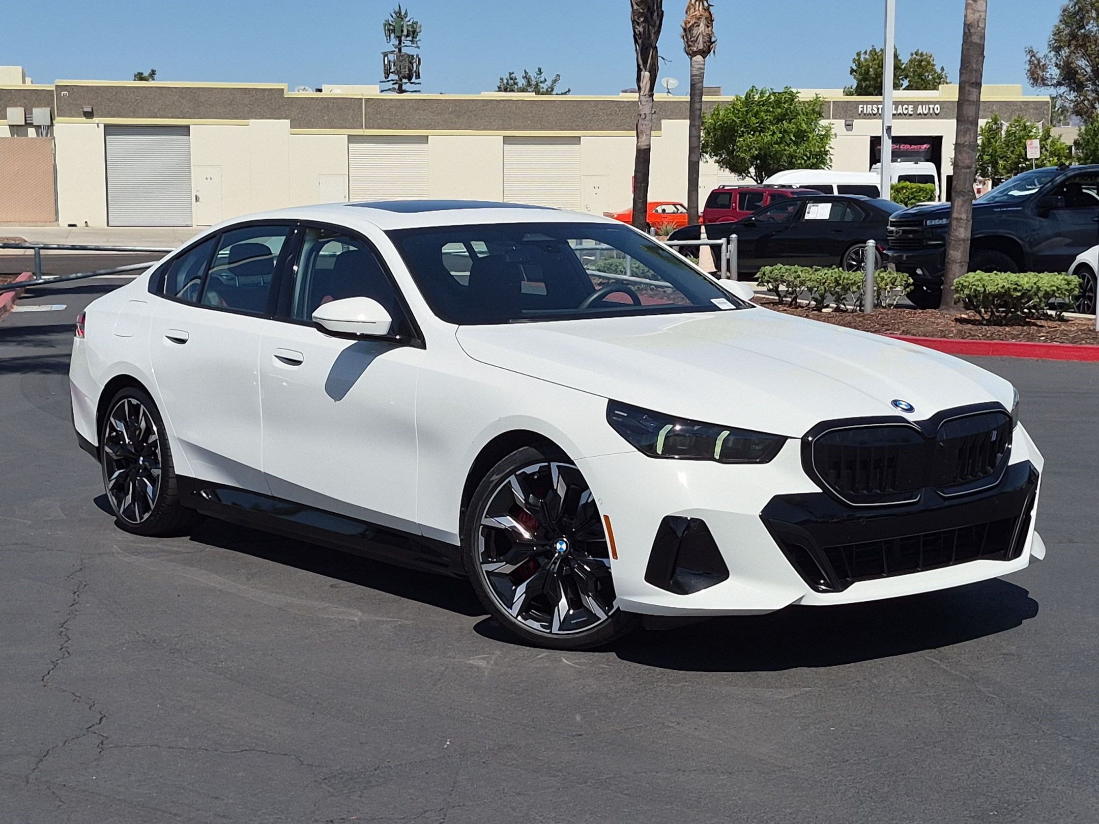 Used 2026 BMW i5 eDrive40 w/ M Sport Package RWD image 2