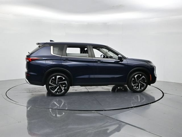 Used 2023 Mitsubishi Outlander SE FWD video 2