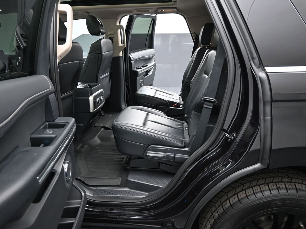 Used 2023 Ford Expedition XLT image 20