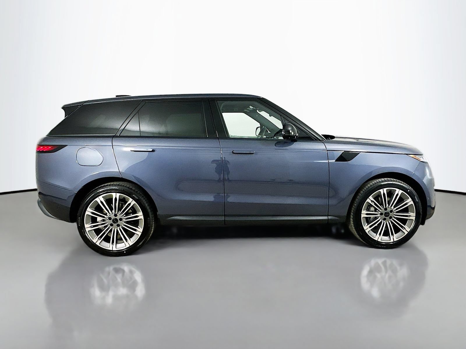 New 2026 Land Rover Range Rover Sport SE AWD/4WD image 4