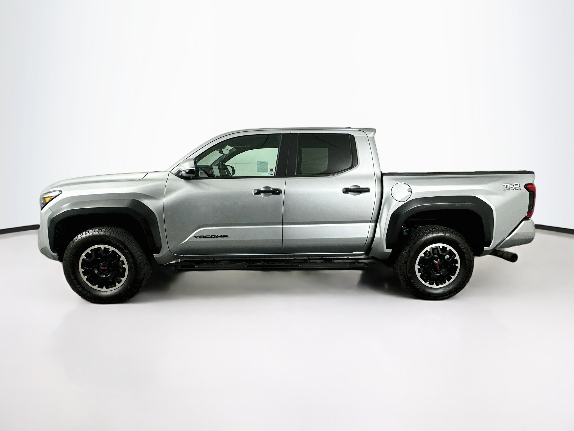 Used 2024 Toyota Tacoma TRD Off-Road w/ TRD Off Road Upgrade Package AWD/4WD image 4