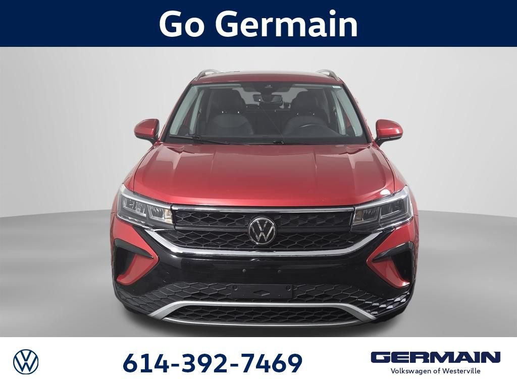 Used 2022 Volkswagen Taos SE w/ Driver Assistance Package AWD/4WD image 2