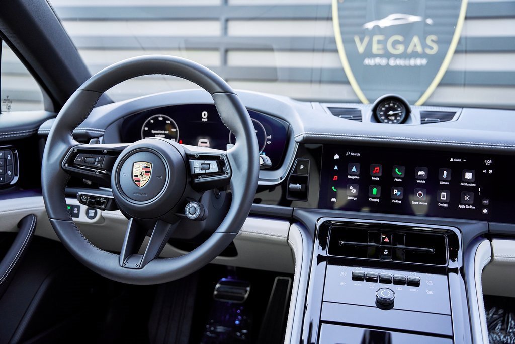 Used 2025 Porsche Panamera 4 w/ Premium Package image 58