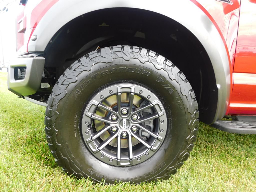 Used 2019 Ford F150 Raptor w/ Equipment Group 802A Luxury AWD/4WD image 17