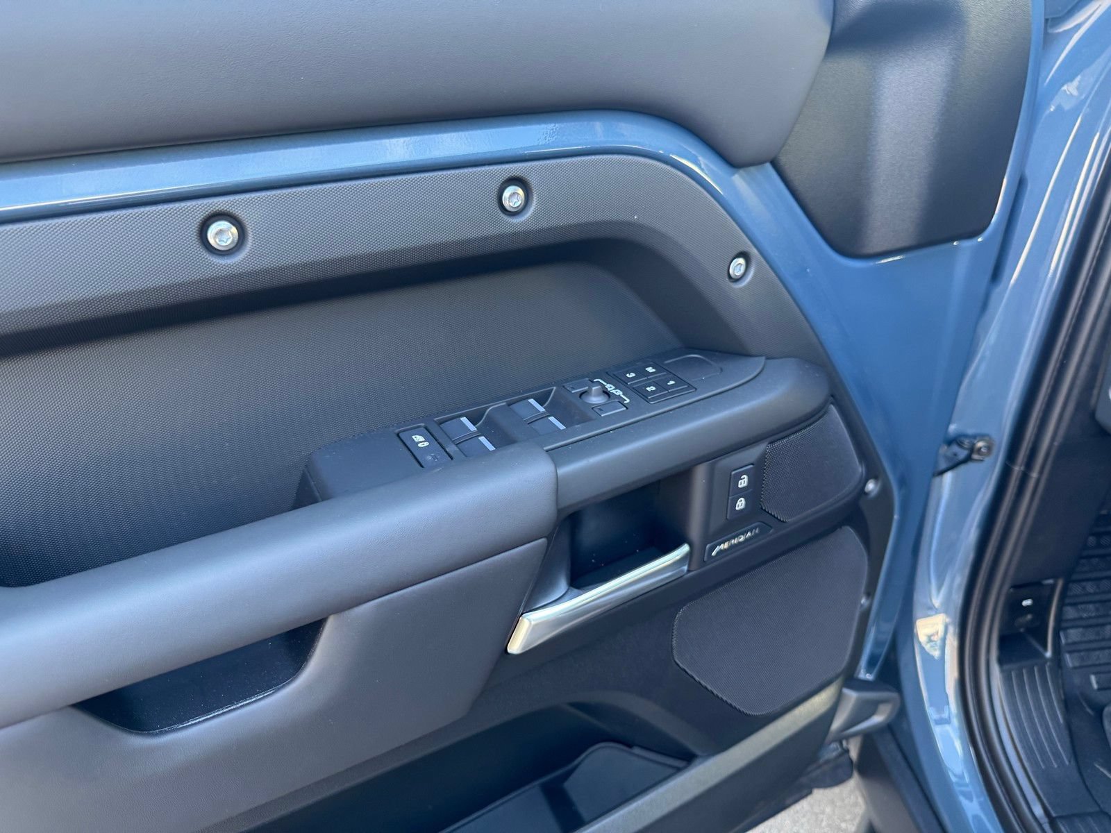 New 2026 Land Rover Defender 110 S AWD/4WD image 17
