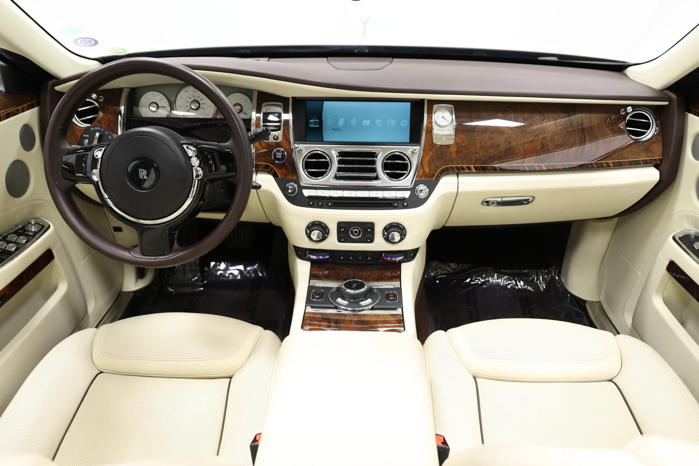 Used 2016 Rolls-Royce Ghost RWD image 52