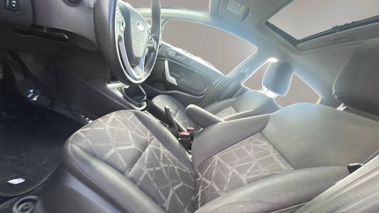 Used 2012 Ford Fiesta SES FWD image 9