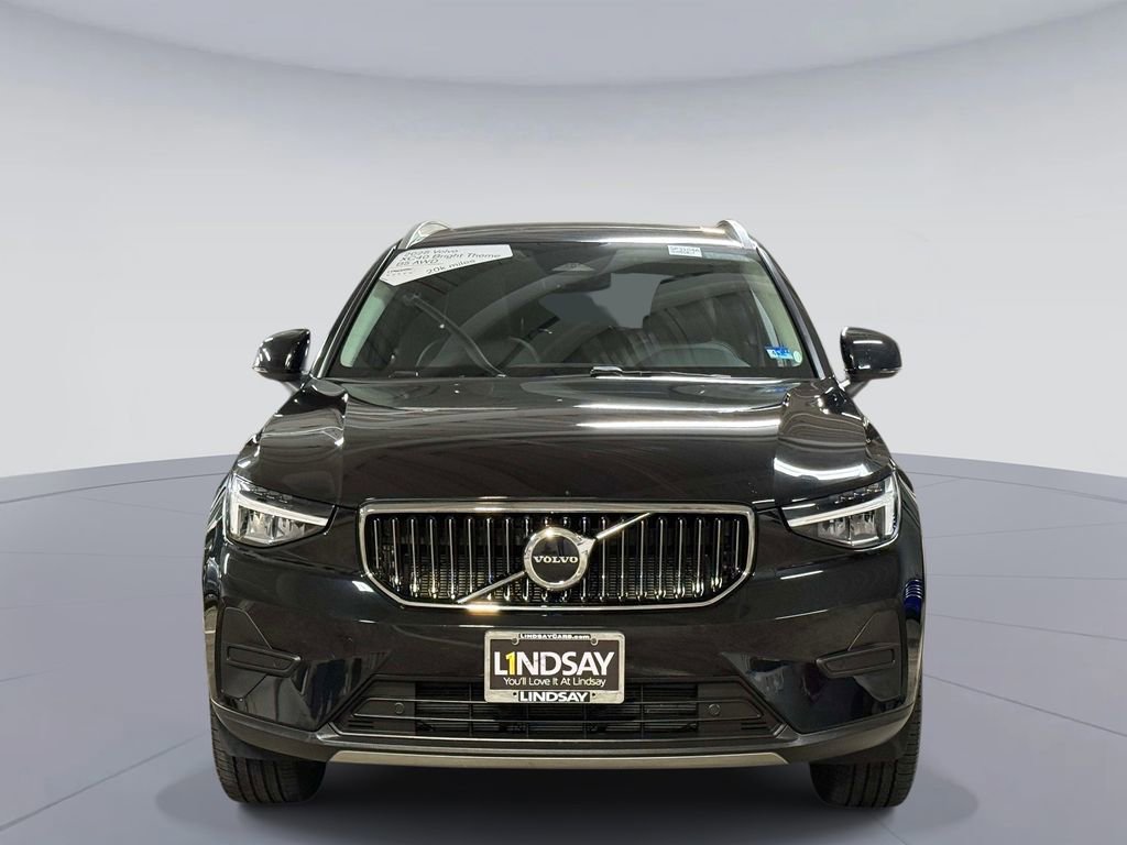 Used 2025 Volvo XC40 B5 Core AWD/4WD image 8