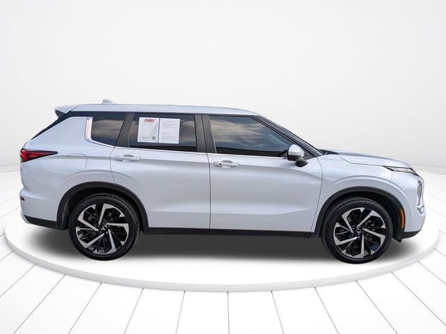 Used 2024 Mitsubishi Outlander SE FWD image 3