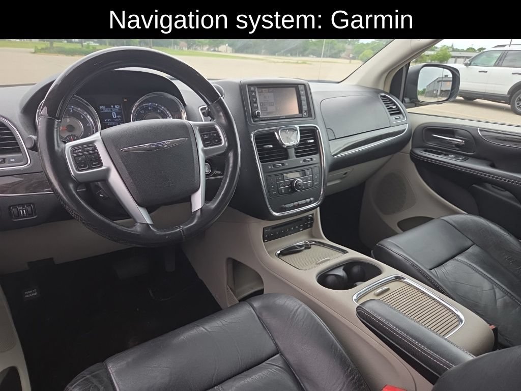 Used 2012 Chrysler Town & Country Limited w/ Luxury Group FWD image 13