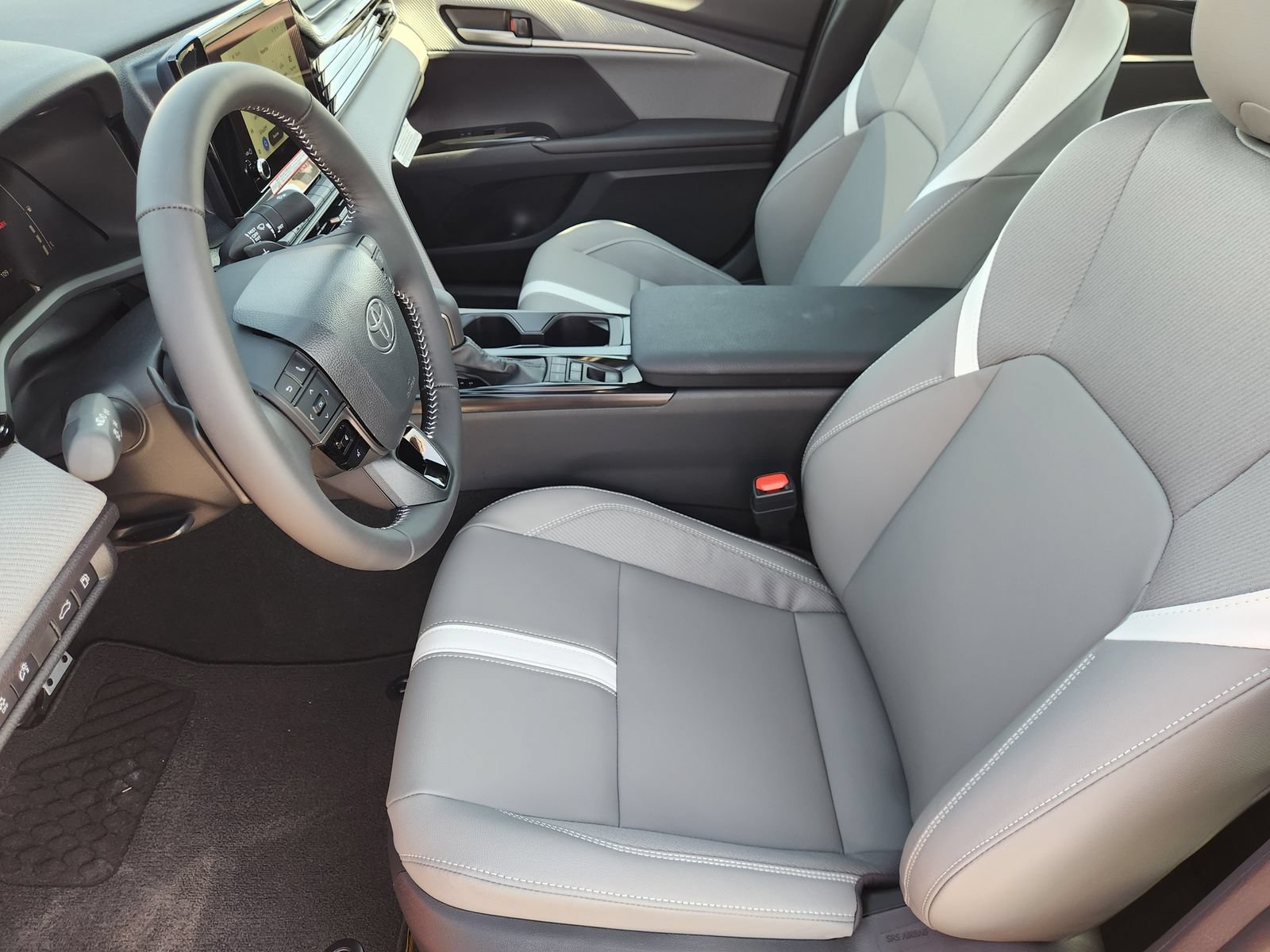 New 2026 Toyota Camry SE w/ Convenience Package FWD image 14
