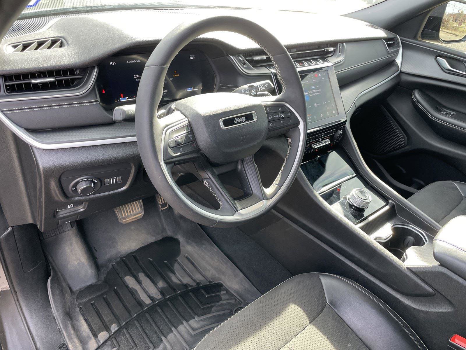 Used 2024 Jeep Grand Cherokee L Altitude image 12