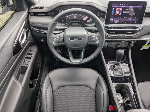 New 2026 Jeep Compass Latitude image 14