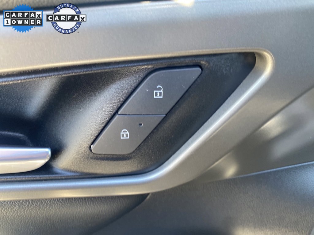 Used 2025 Chevrolet Traverse LT image 30