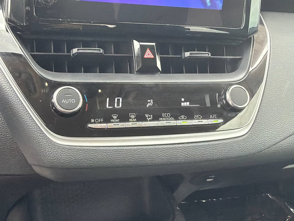 Used 2025 Toyota Corolla LE FWD image 27