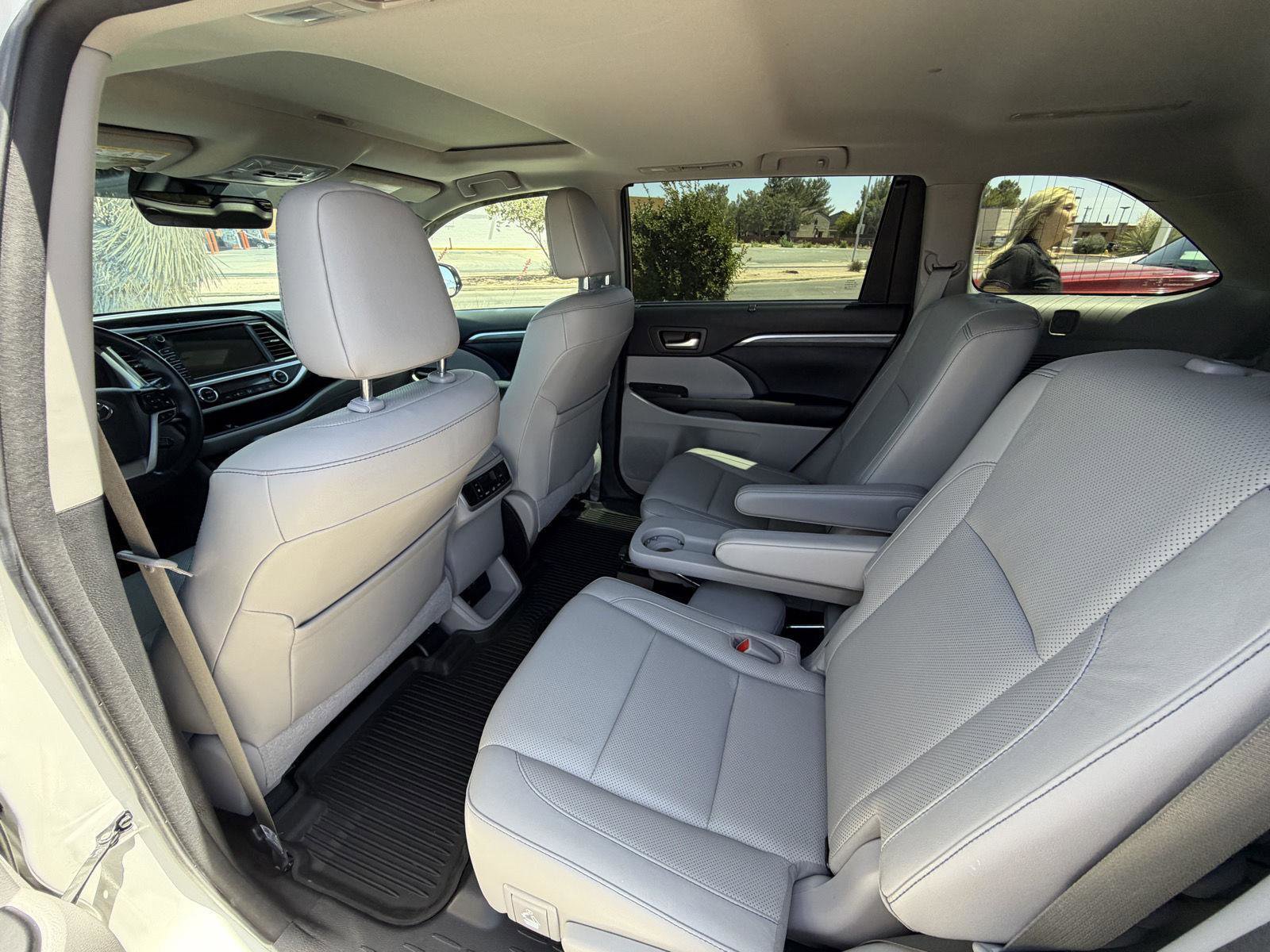 Used 2017 Toyota Highlander Limited AWD/4WD image 19
