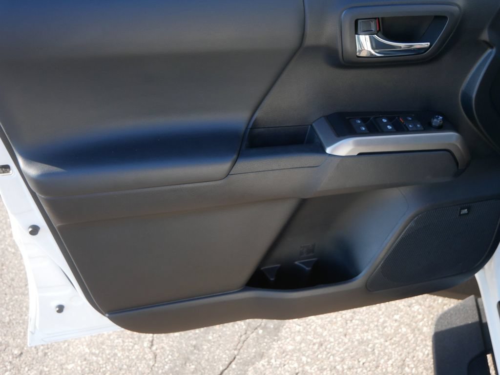 Used 2019 Toyota Tacoma Limited AWD/4WD image 14