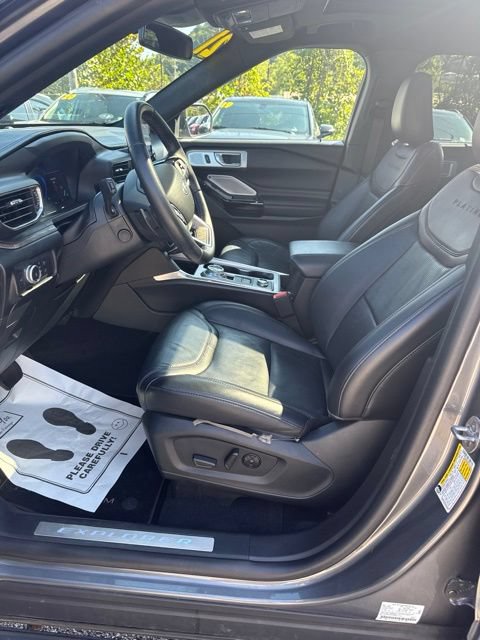 Used 2021 Ford Explorer Platinum w/ Equipment Group 601A AWD/4WD image 17
