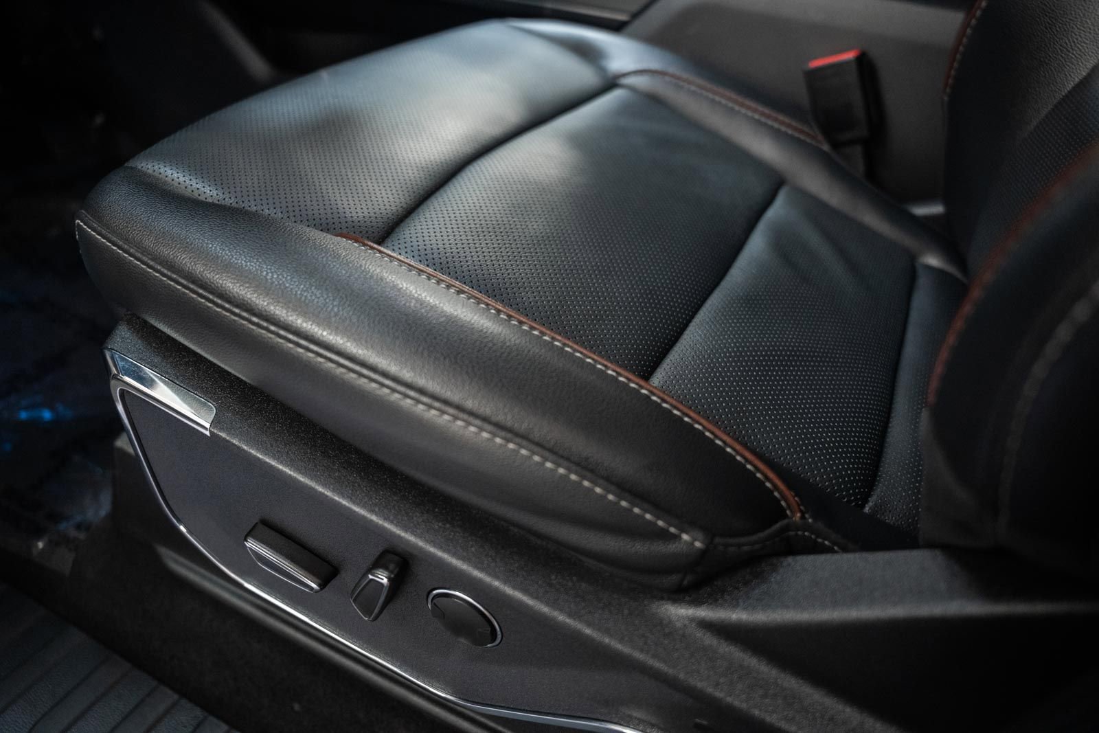 Used 2023 Ford F150 Lariat w/ Equipment Group 502A High image 46