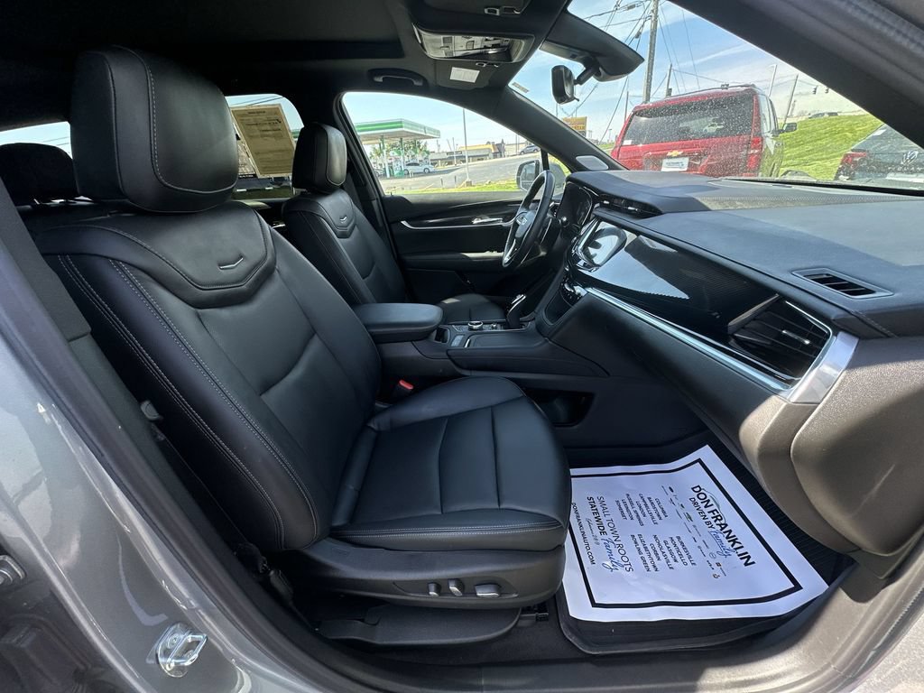 Used 2024 Cadillac XT6 Sport w/ LPO, ONYX Package AWD/4WD image 26
