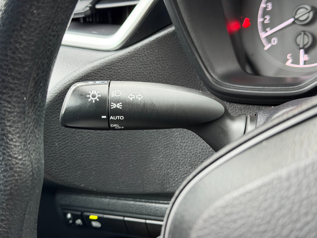 Used 2022 Toyota Corolla LE image 56