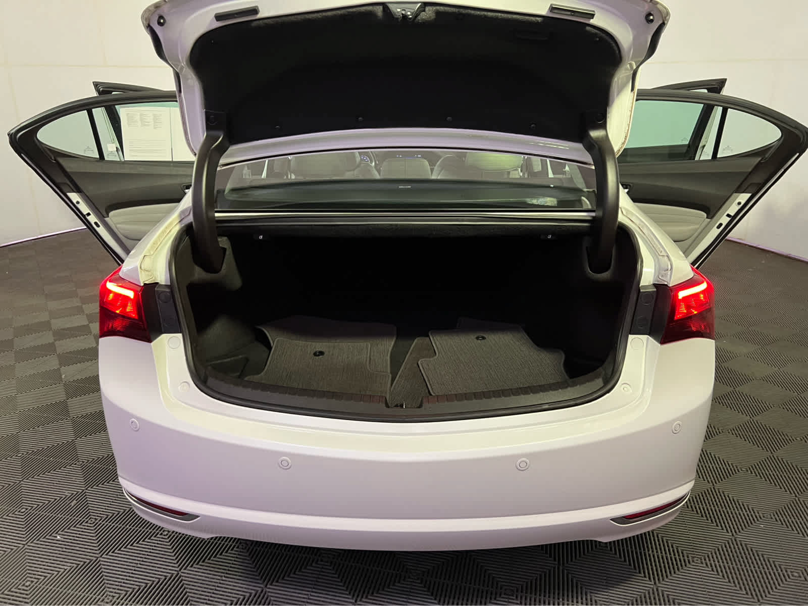Used 2016 Acura TLX w/ Advance Package AWD/4WD image 26