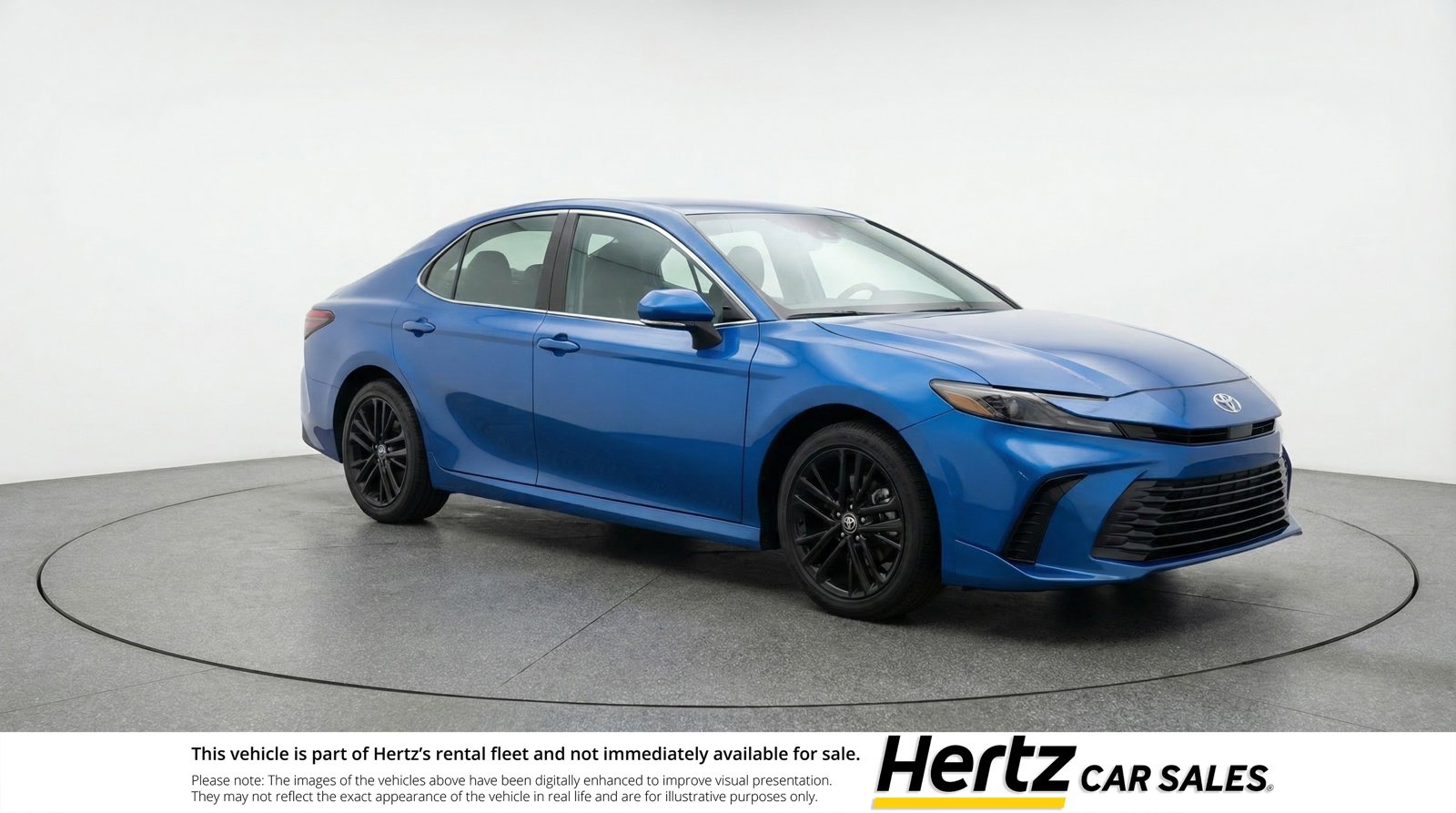 Used 2025 Toyota Camry SE image 1