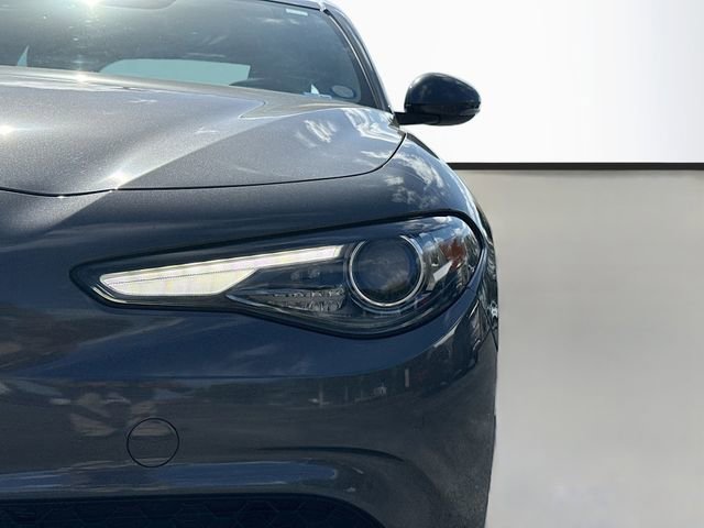 Used 2023 Alfa Romeo Giulia AWD w/ Quick Order Package 22X Lusso image 8