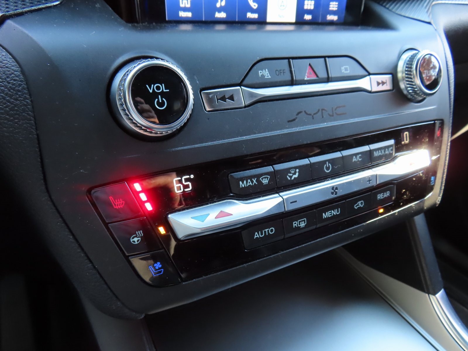 Used 2020 Ford Explorer ST w/ ST High-Performance Pack image 24