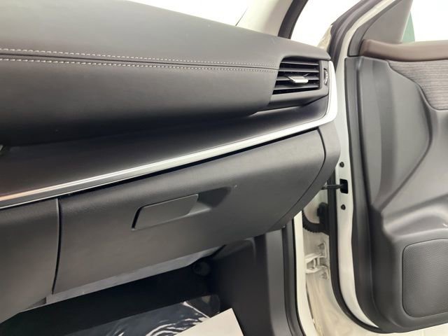 Used 2021 Nissan Rogue S image 37