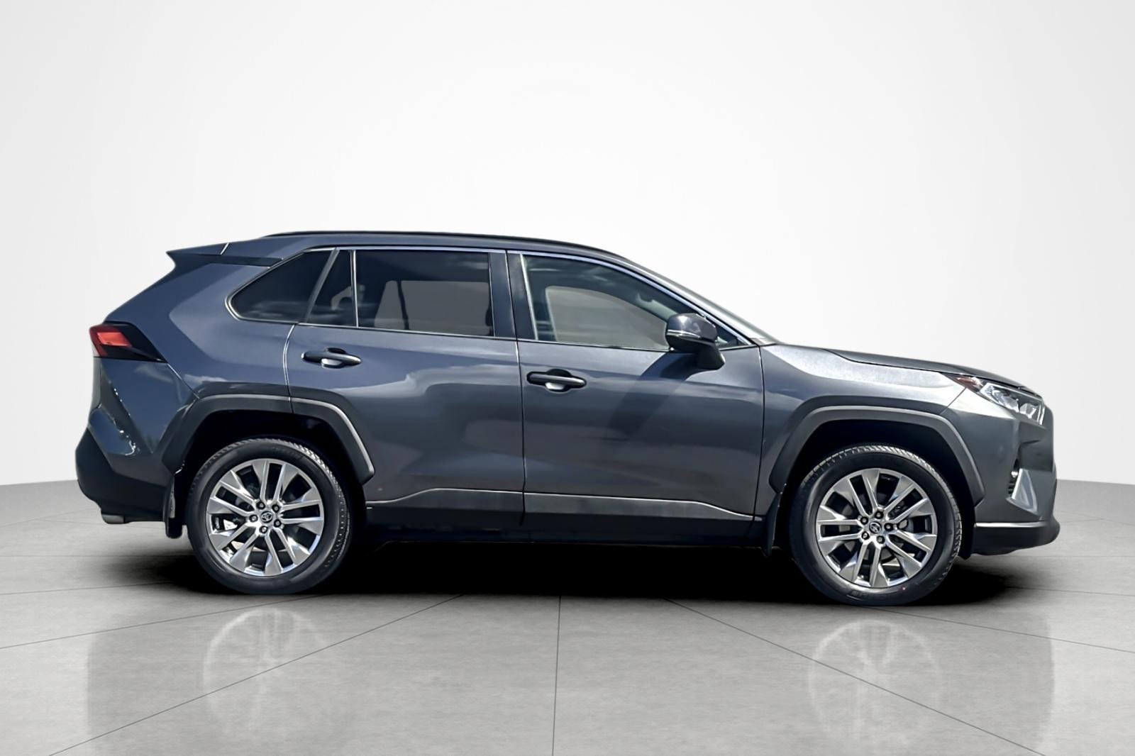 Certified 2021 Toyota RAV4 XLE Premium image 6