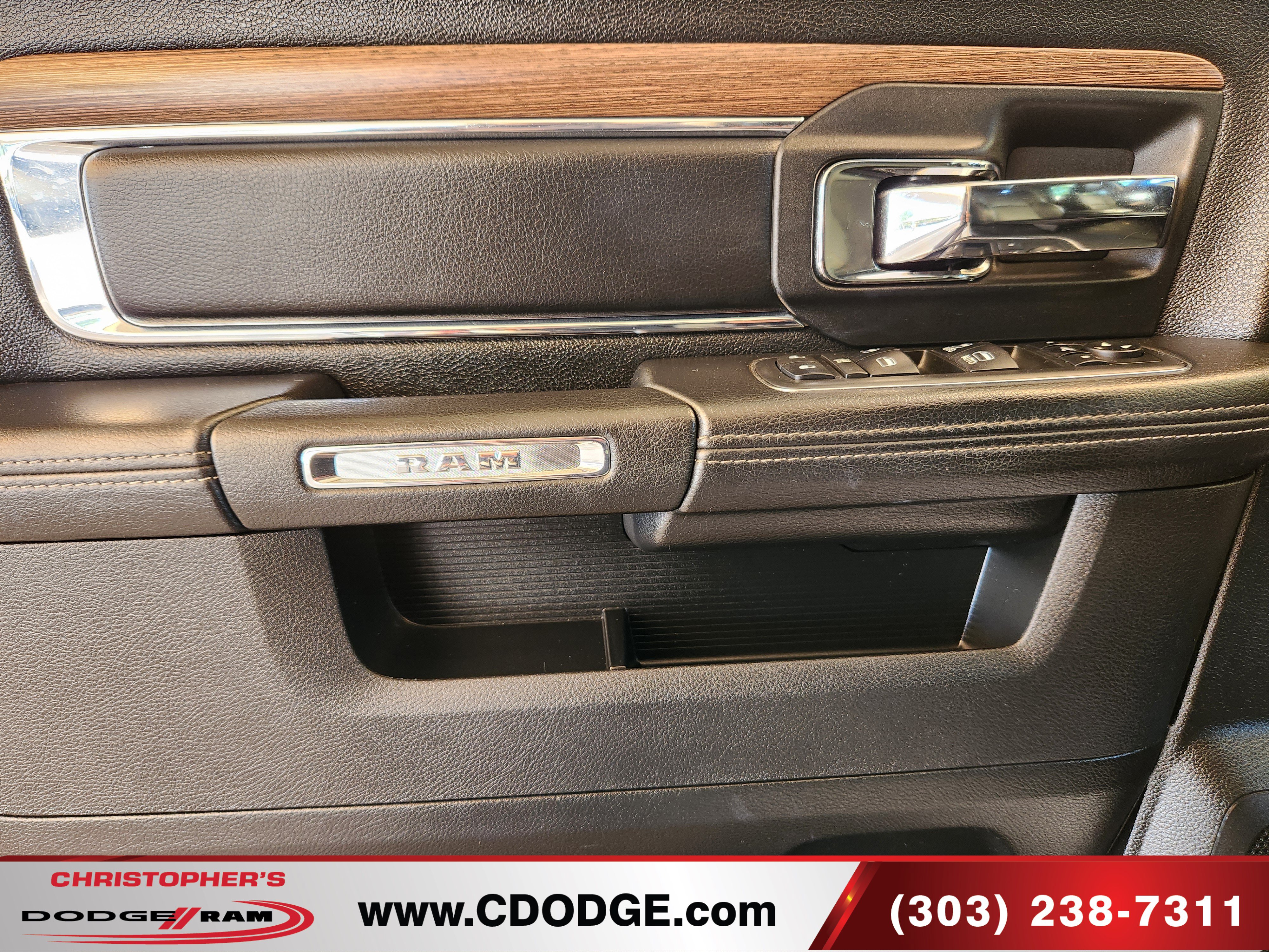 Used 2017 RAM 1500 Laramie w/ Convenience Group AWD/4WD image 14