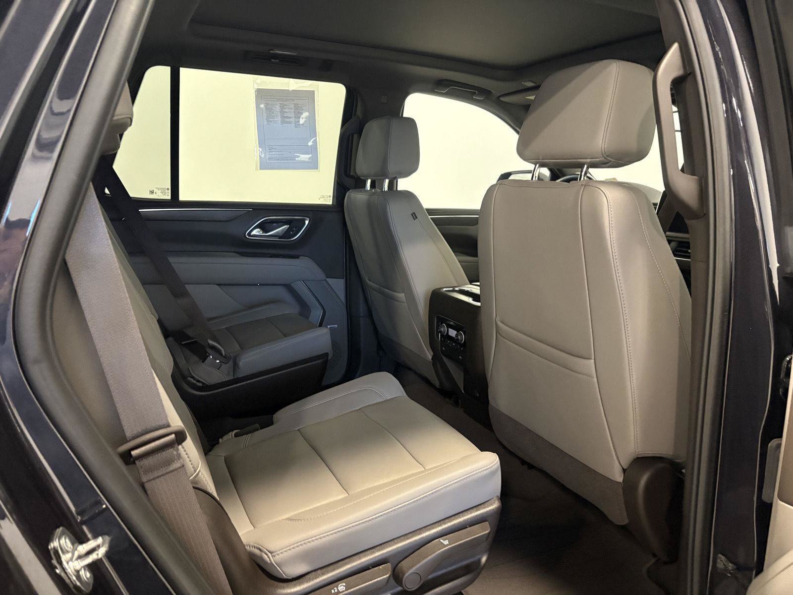 Used 2024 Chevrolet Tahoe LT w/ LT Signature Package AWD/4WD image 45