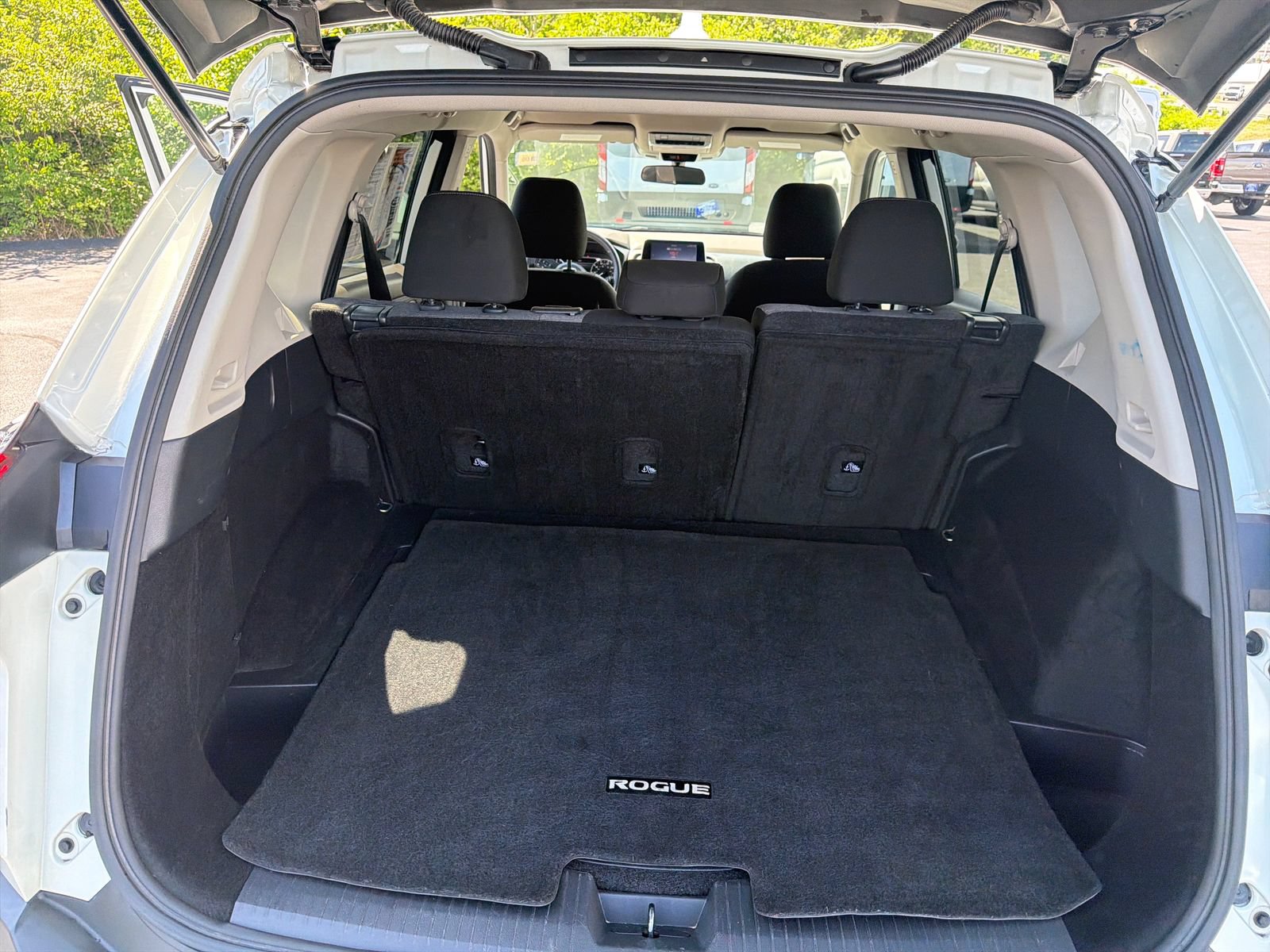 Used 2023 Nissan Rogue SV AWD/4WD image 14