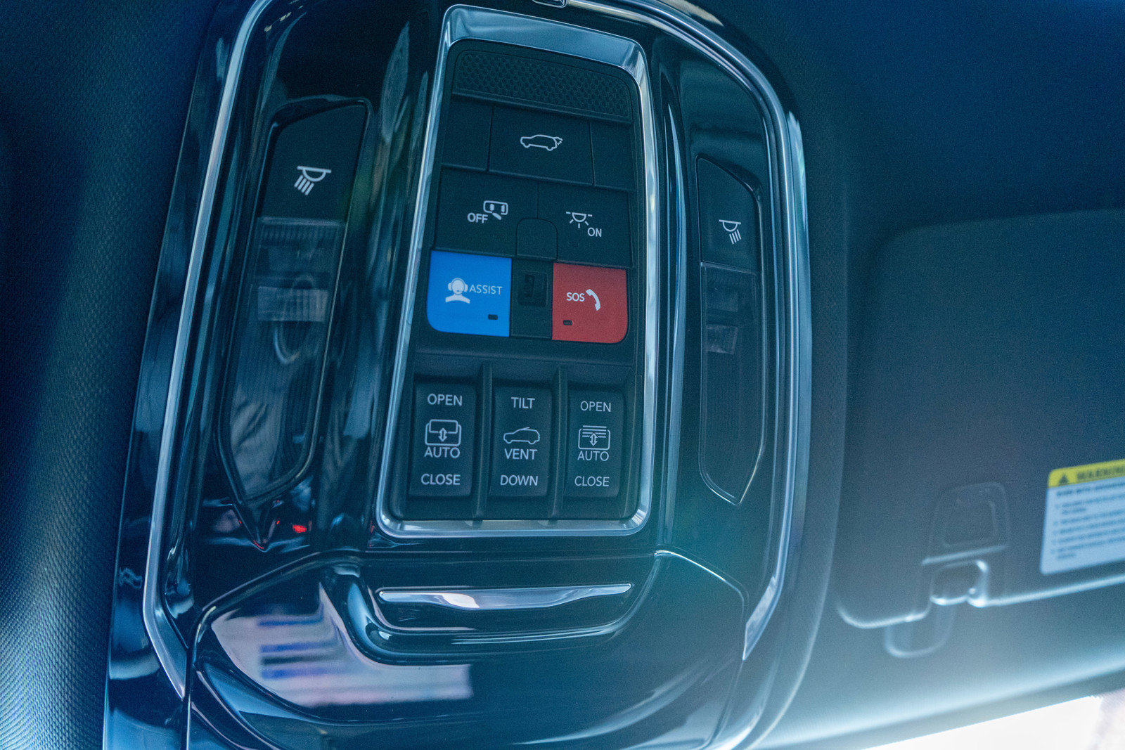 Used 2025 Jeep Grand Cherokee Overland image 24