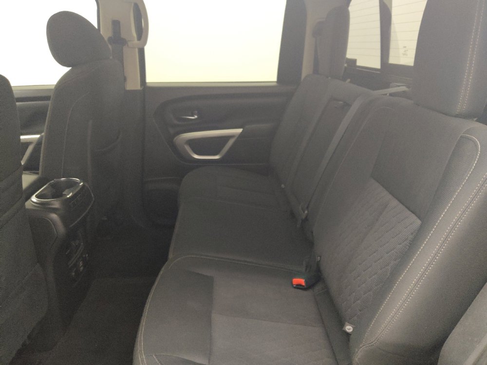Used 2019 Nissan Titan SV w/ SV Convenience Package image 18
