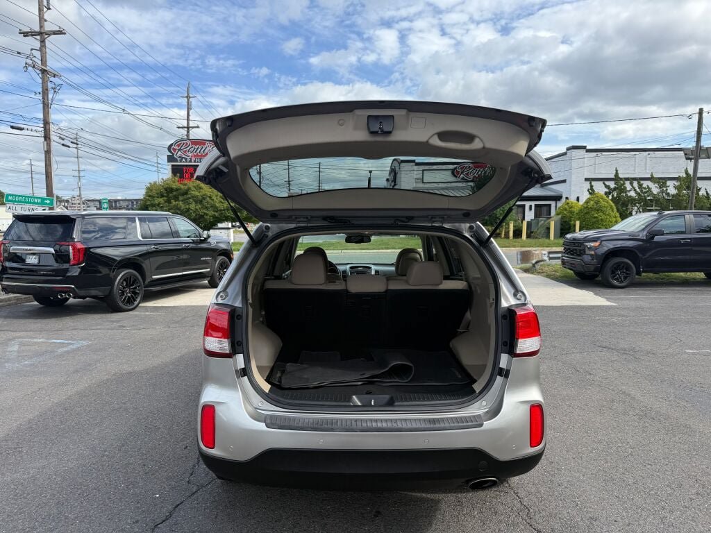 Used 2014 Kia Sorento LX FWD image 28