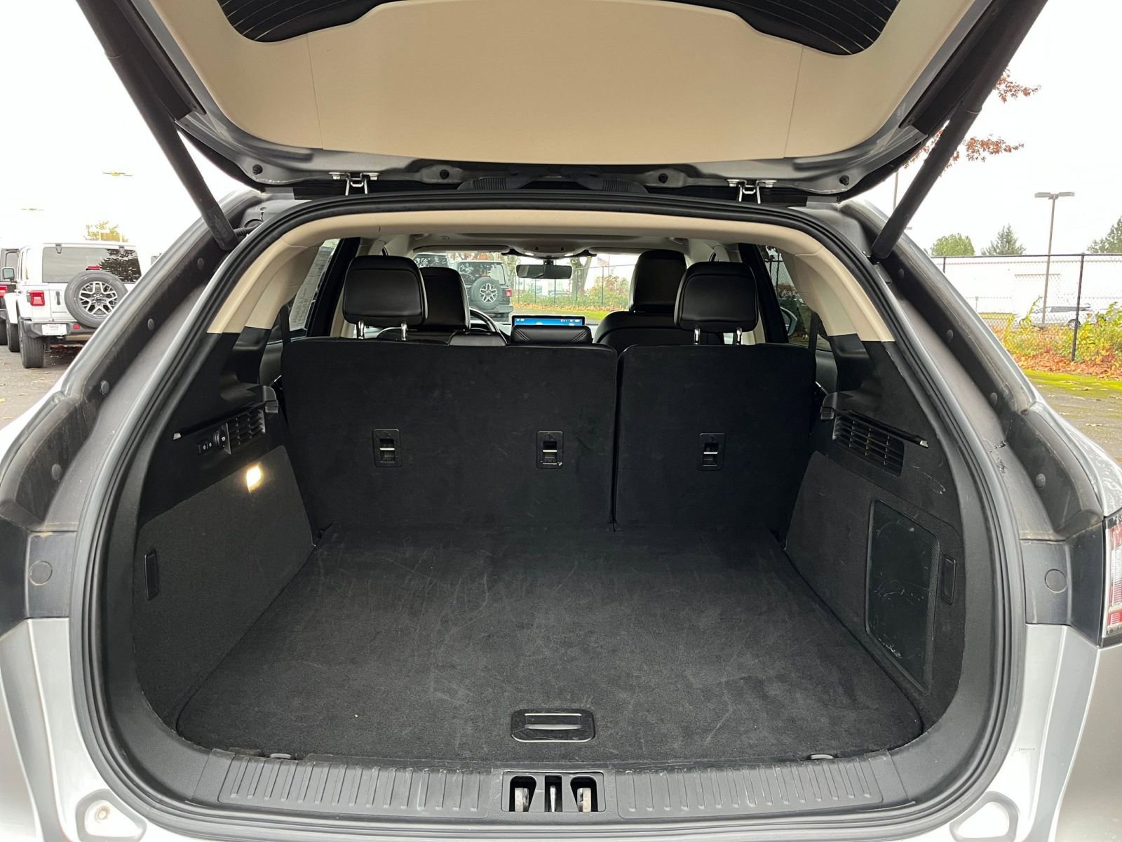 Used 2023 Lincoln Nautilus Reserve w/ Equipment Group 201A image 33