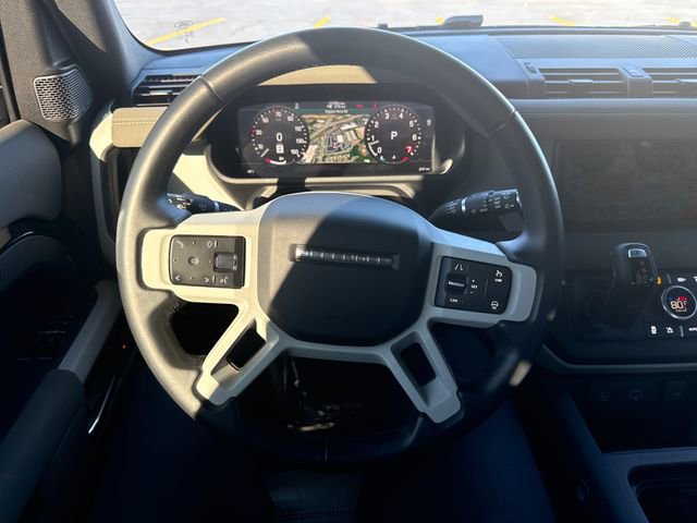 Used 2023 Land Rover Defender 90 S image 9