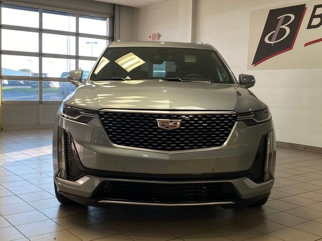 Used 2023 Cadillac XT6 Premium Luxury image 2